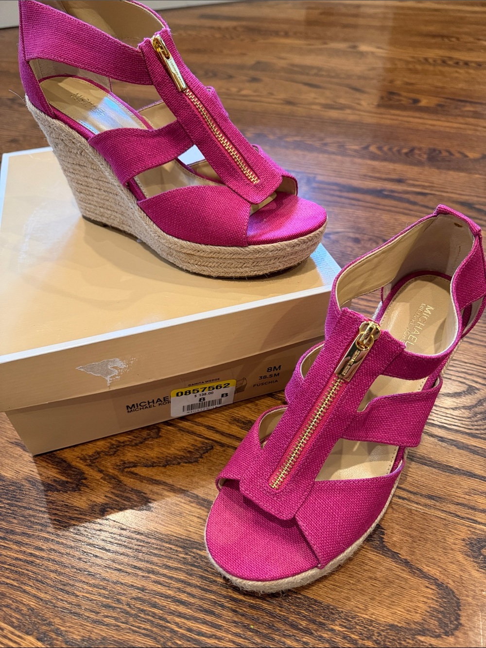 MICHAEL Michael Kors sz 8 M  Damita Wedge 4 in Fuschia zipper front